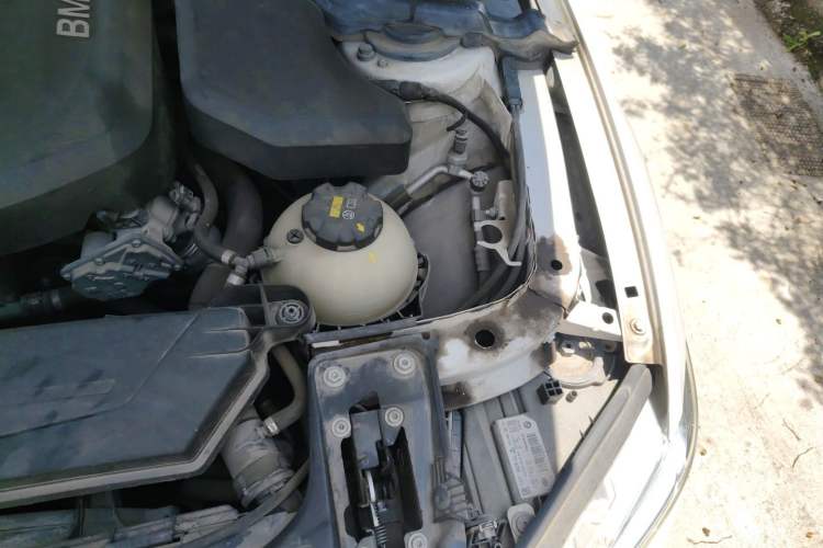 Used BMW 3 Series 2018 318Li Engine Bay Left