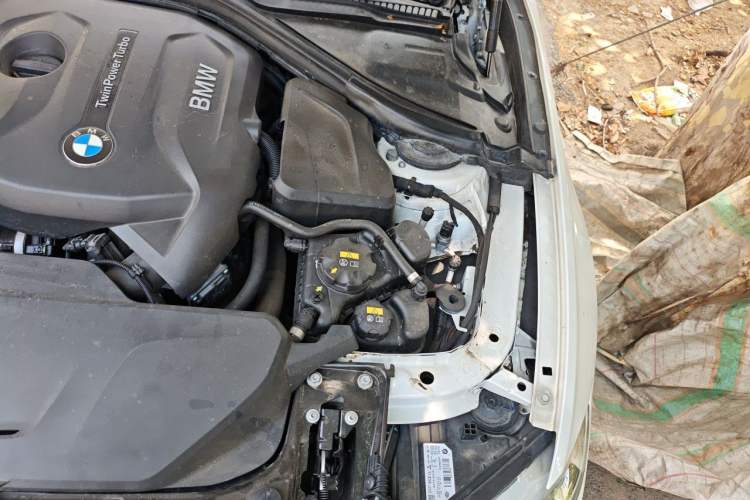 Used BMW 3 Series 2018 320i M Sport Package Engine Bay Left