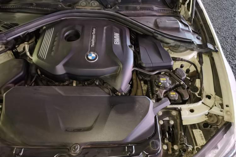 Used BMW 3 Series 2018 320i M Sport Package Engine Bay Left