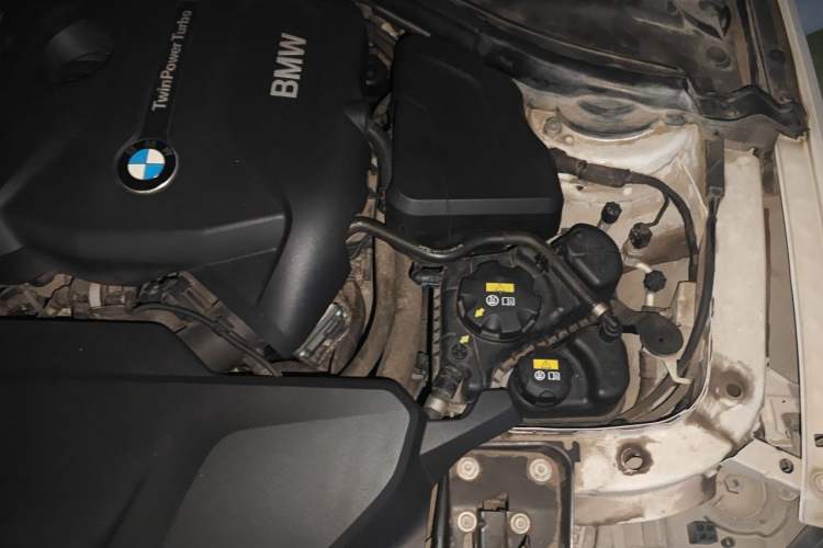 Used BMW 3 Series 2018 320Li Fashion Model Engine Bay Left