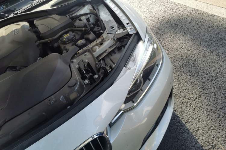 Used BMW 3 Series 2018 320Li Fashion Model Engine Bay Left