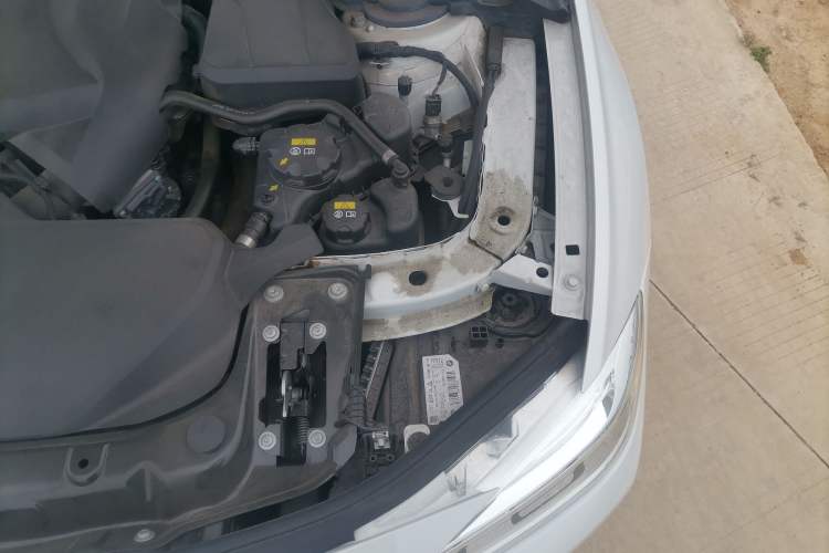 Used BMW 3 Series 2018 320Li Fashion Model Engine Bay Left