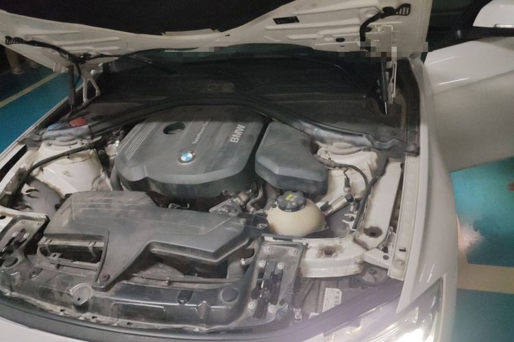 Used BMW 3 Series 2018 318i Engine Bay Left