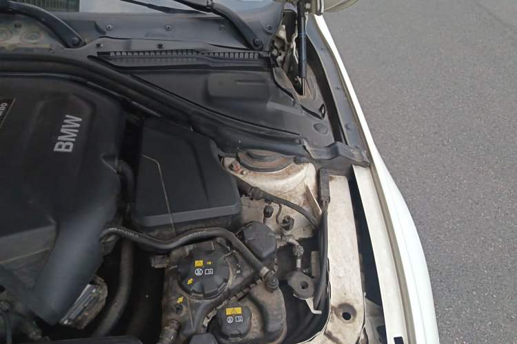 Used BMW 3 Series 2018 330i M Sport Night Edition Engine Bay Left