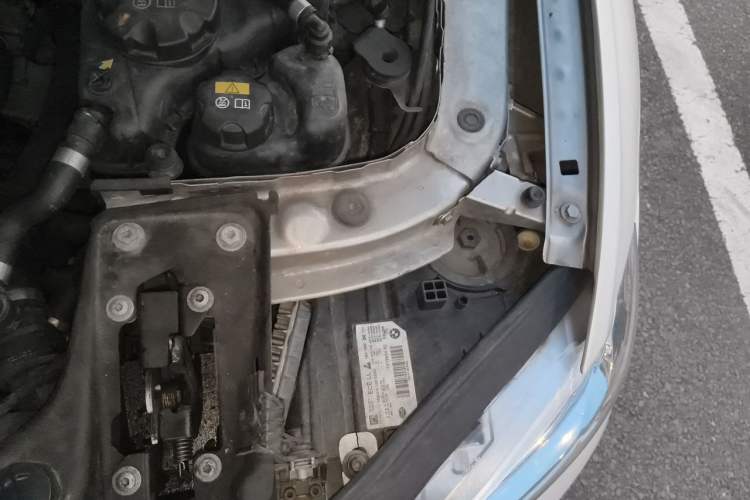 Used BMW 3 Series 2018 320Li Fashion Model Engine Bay Left