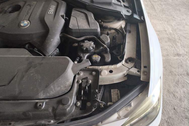 Used BMW 3 Series 2018 320Li Fashion Model Engine Bay Left