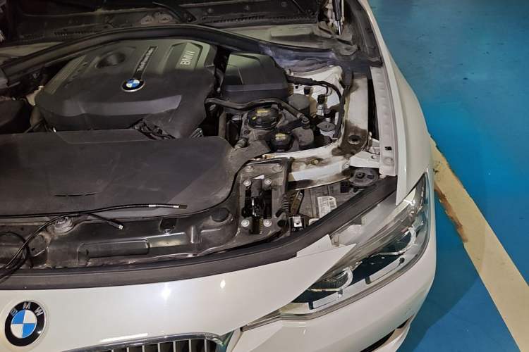 Used BMW 3 Series 2018 320Li Fashion Model Engine Bay Left