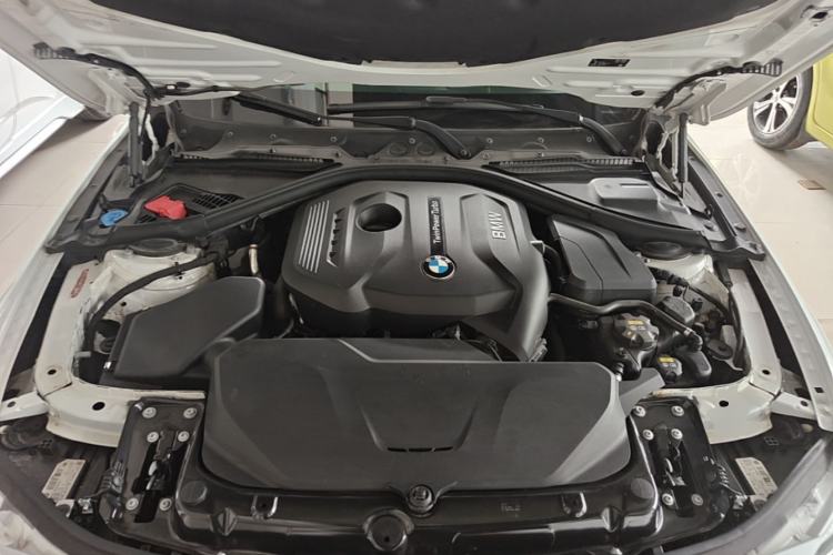 Used BMW 3 Series 2018 320Li Fashion Model Engine Bay