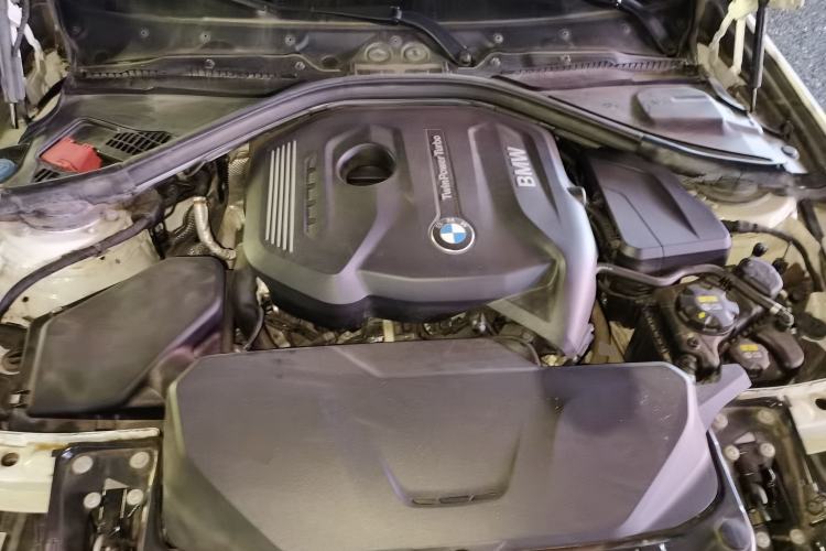 Used BMW 3 Series 2018 320i M Sport Package Engine Bay