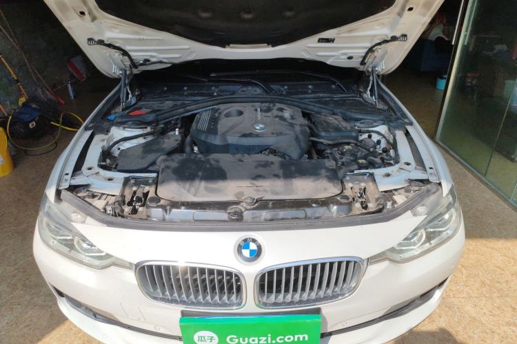 Used BMW 3 Series 2018 320Li Fashion Model Engine Bay