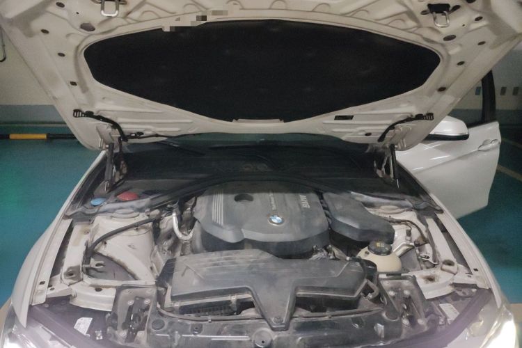 Used BMW 3 Series 2018 318i Engine Bay