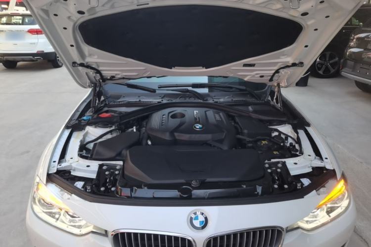 Used BMW 3 Series 2018 320Li Fashion Model Engine Bay