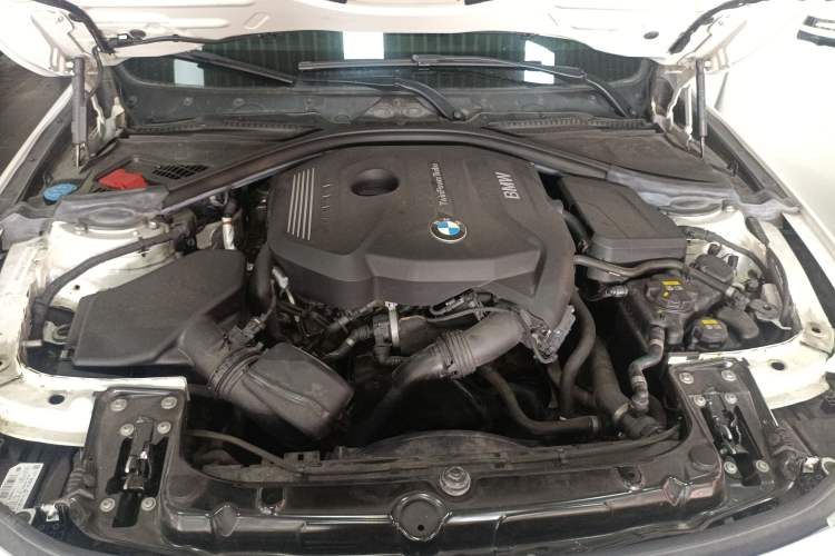 Used BMW 3 Series 2018 320Li xDrive Fashion Model Engine Bay