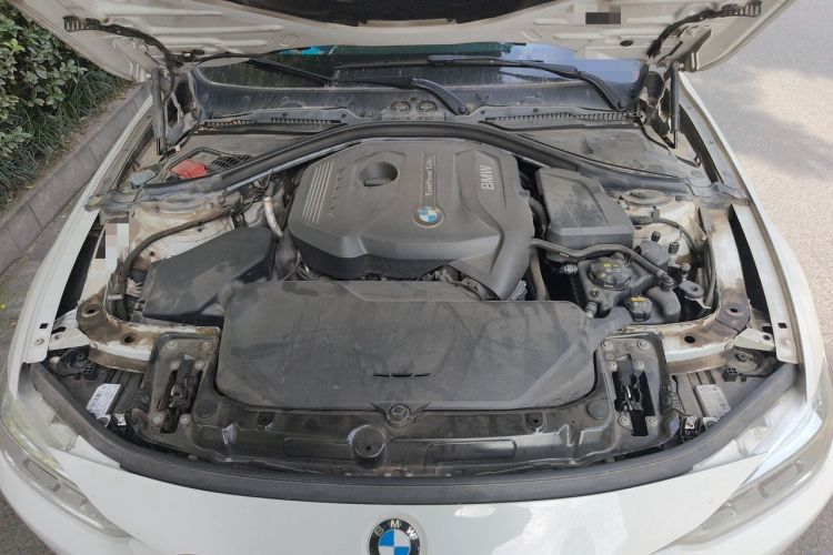 Used BMW 3 Series 2018 320Li Fashion Model Engine Bay