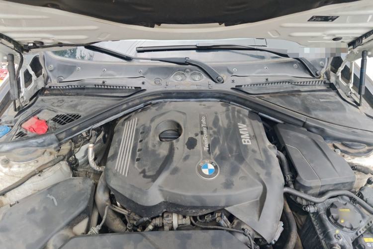 Used BMW 3 Series 2018 320Li Fashion Model Engine Bay