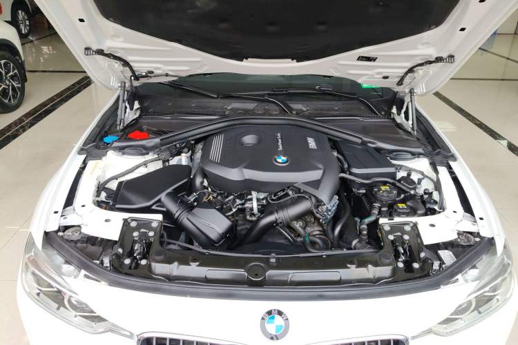 Used BMW 3 Series 2018 320Li Leading Model M Sport Package Engine Bay