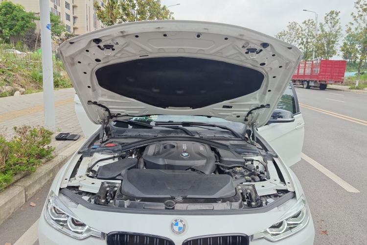 Used BMW 3 Series 2018 320Li Fashion Model Engine Bay