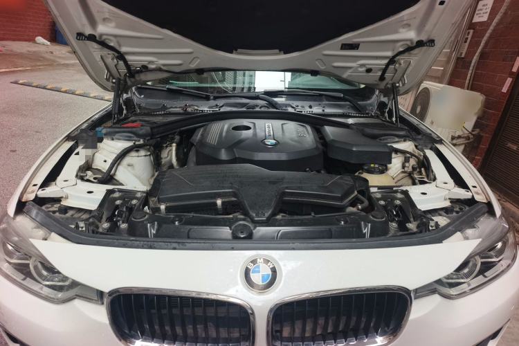 Used BMW 3 Series 2018 318i Engine Bay