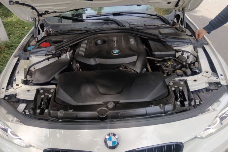 Used BMW 3 Series 2018 320Li Leading Model M Sport Package Engine Bay