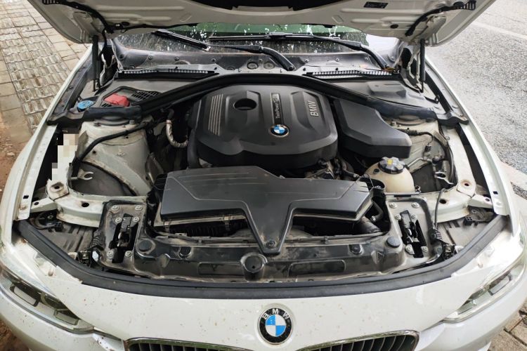 Used BMW 3 Series 2018 318Li Engine Bay