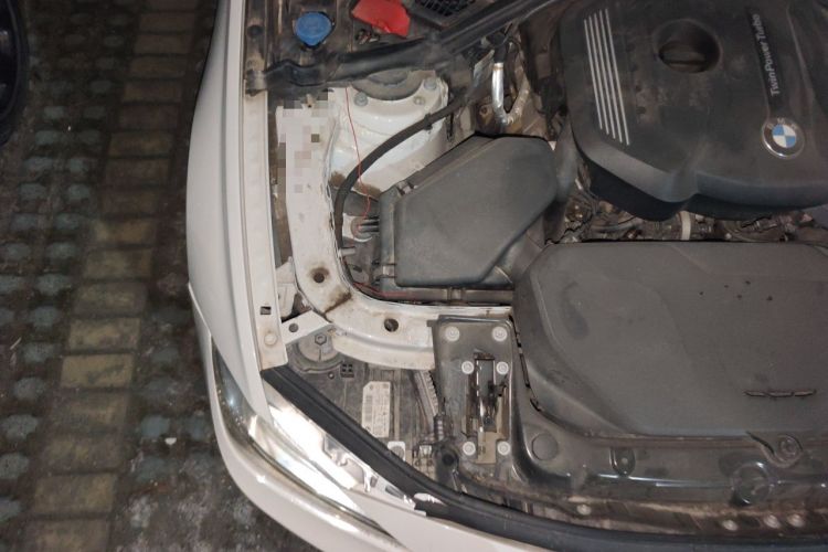 Used BMW 3 Series 2018 320i M Sport Package Engine Bay Right