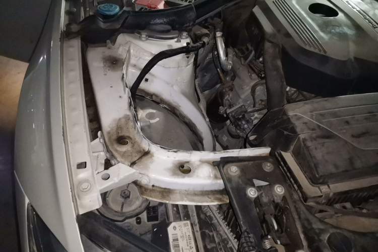 Used BMW 3 Series 2018 318Li Engine Bay Right