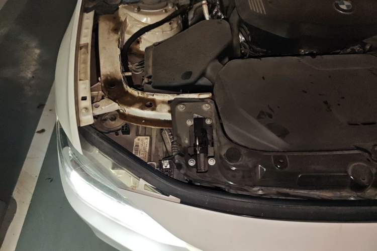 Used BMW 3 Series 2018 330Li M Sport Shadow Edition Engine Bay Right