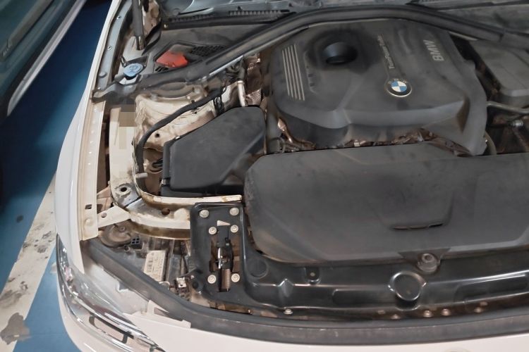 Used BMW 3 Series 2018 320Li Leading Model M Sport Package Engine Bay Right