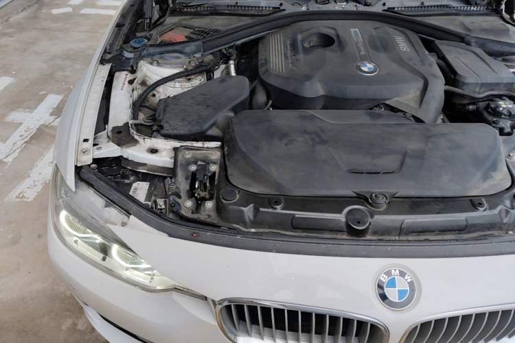 Used BMW 3 Series 2018 320Li Fashion Model Engine Bay Right