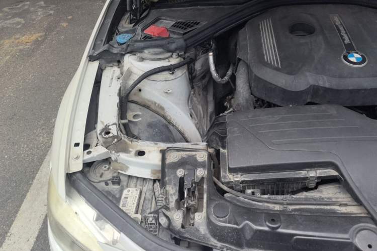 Used BMW 3 Series 2018 318i Engine Bay Right