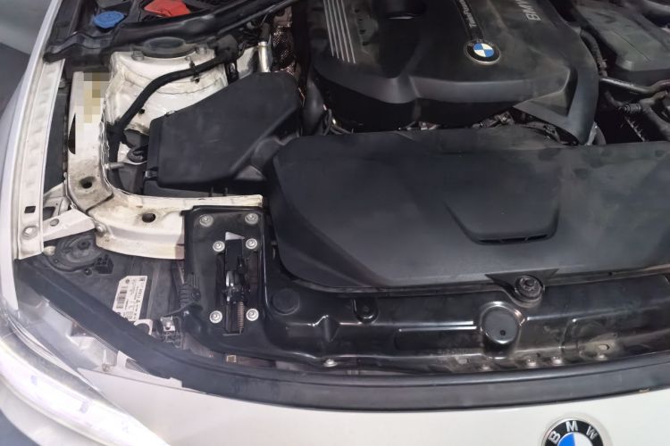 Used BMW 3 Series 2018 320i M Sport Package Engine Bay Right