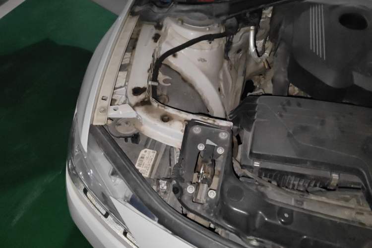 Used BMW 3 Series 2018 318i Engine Bay Right