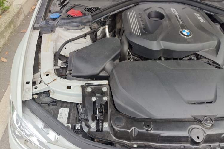 Used BMW 3 Series 2018 320Li Fashion Model Engine Bay Right
