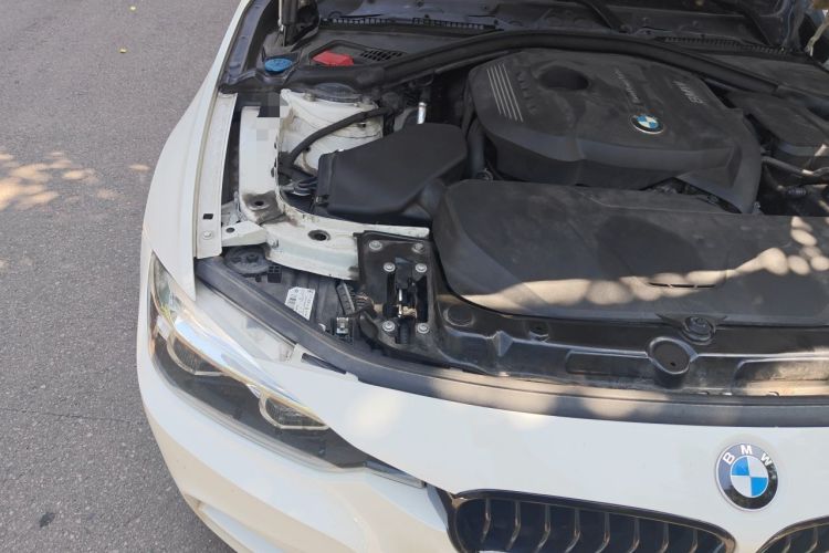 Used BMW 3 Series 2018 320i M Sport Night Edition Engine Bay Right
