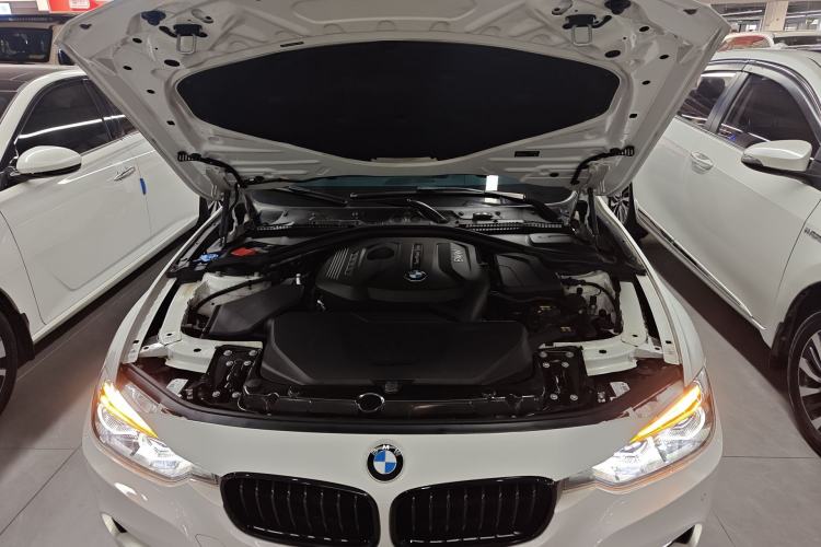 Used BMW 3 Series 2018 320i M Sport Night Edition Engine Bay