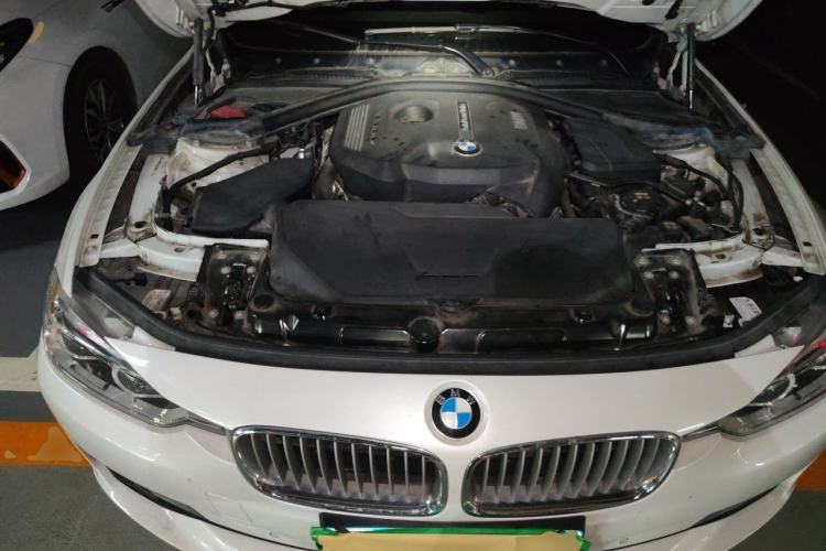 Used BMW 3 Series 2018 320Li Fashion Model Engine Bay