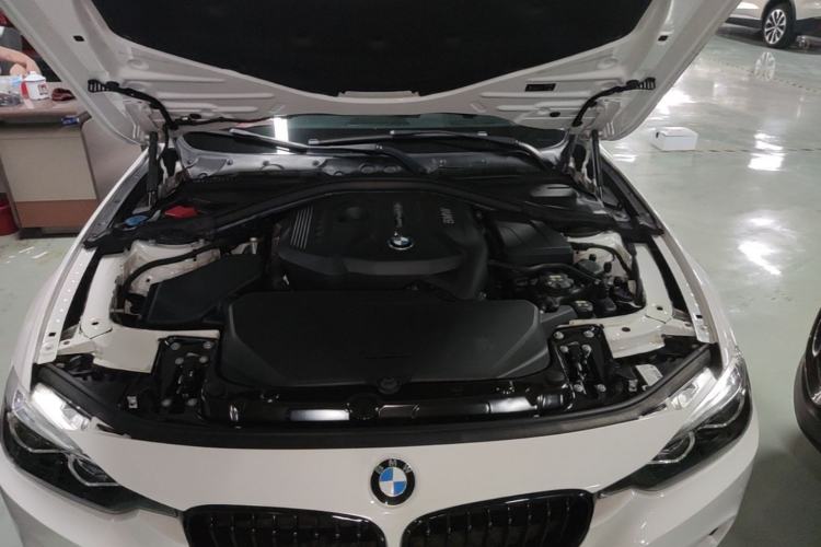 Used BMW 3 Series 2018 320i M Sport Night Edition Engine Bay