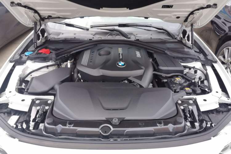 Used BMW 3 Series 2018 320i M Sport Package Engine Bay