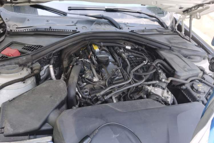 Used BMW 3 Series 2018 320Li Fashion Model Engine Bay