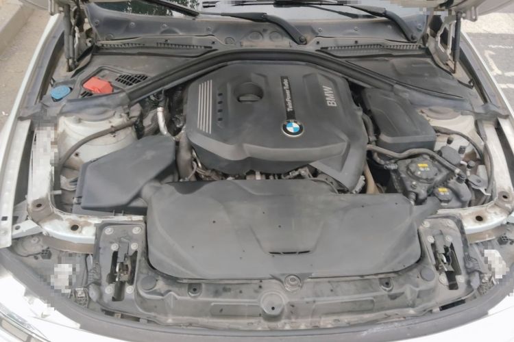 Used BMW 3 Series 2018 320Li Fashion Model Engine Bay