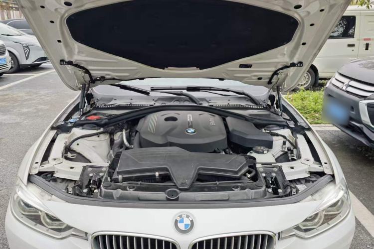 Used BMW 3 Series 2018 318Li Engine Bay