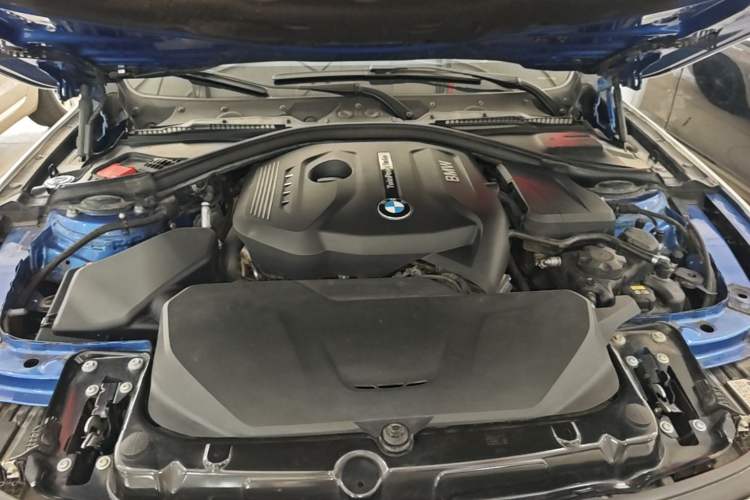 Used BMW 3 Series 2018 320i M Sport Package Engine Bay