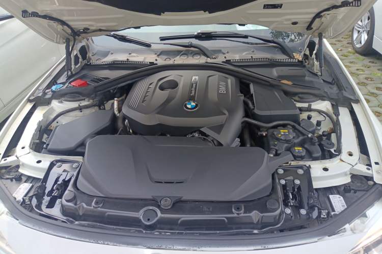 Used BMW 3 Series 2018 320i M Sport Package Engine Bay