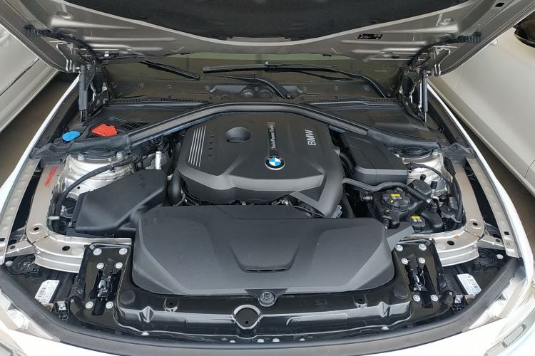 Used BMW 3 Series 2018 320Li Fashion Model Engine Bay