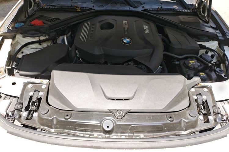 Used BMW 3 Series 2018 320Li Fashion Model Engine Bay