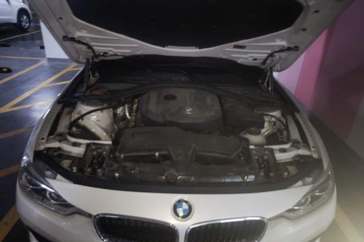Used BMW 3 Series 2018 318i Engine Bay