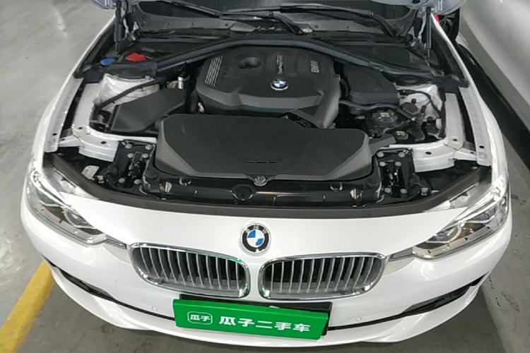 Used BMW 3 Series 2018 320Li Fashion Model Engine Bay