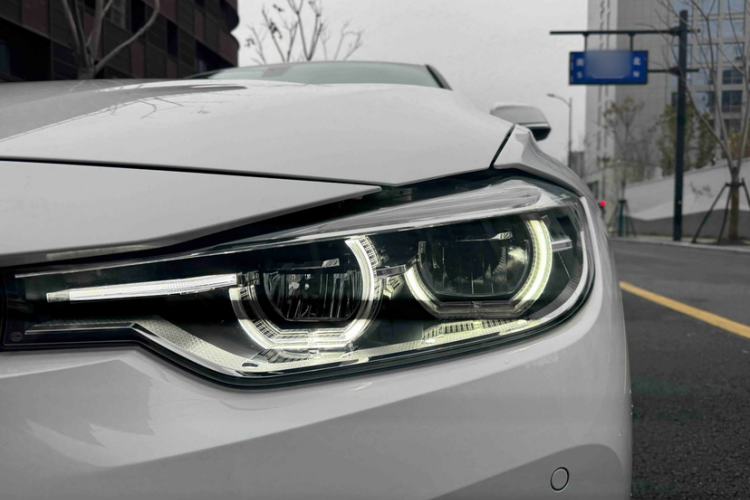 Used BMW 3 Series 2018 318i Exterior 1
