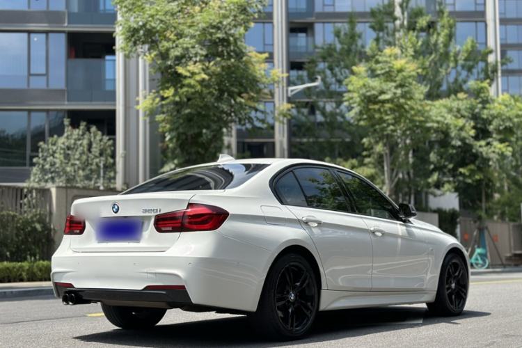 Used BMW 3 Series 2018 320i M Sport Night Edition Exterior 1