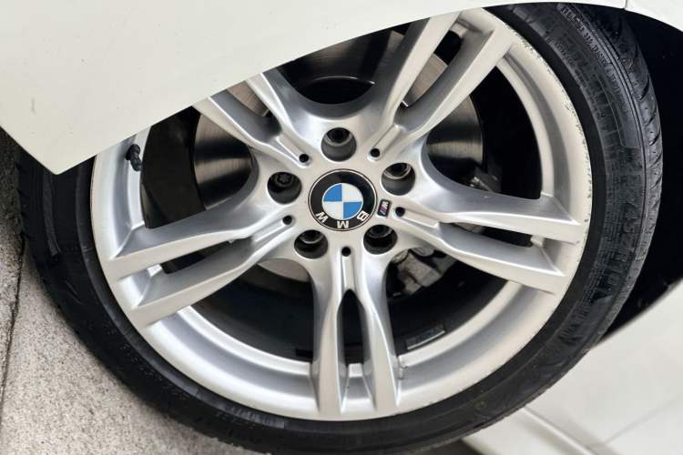 Used BMW 3 Series 2018 320Li Leading Model M Sport Package Exterior 10